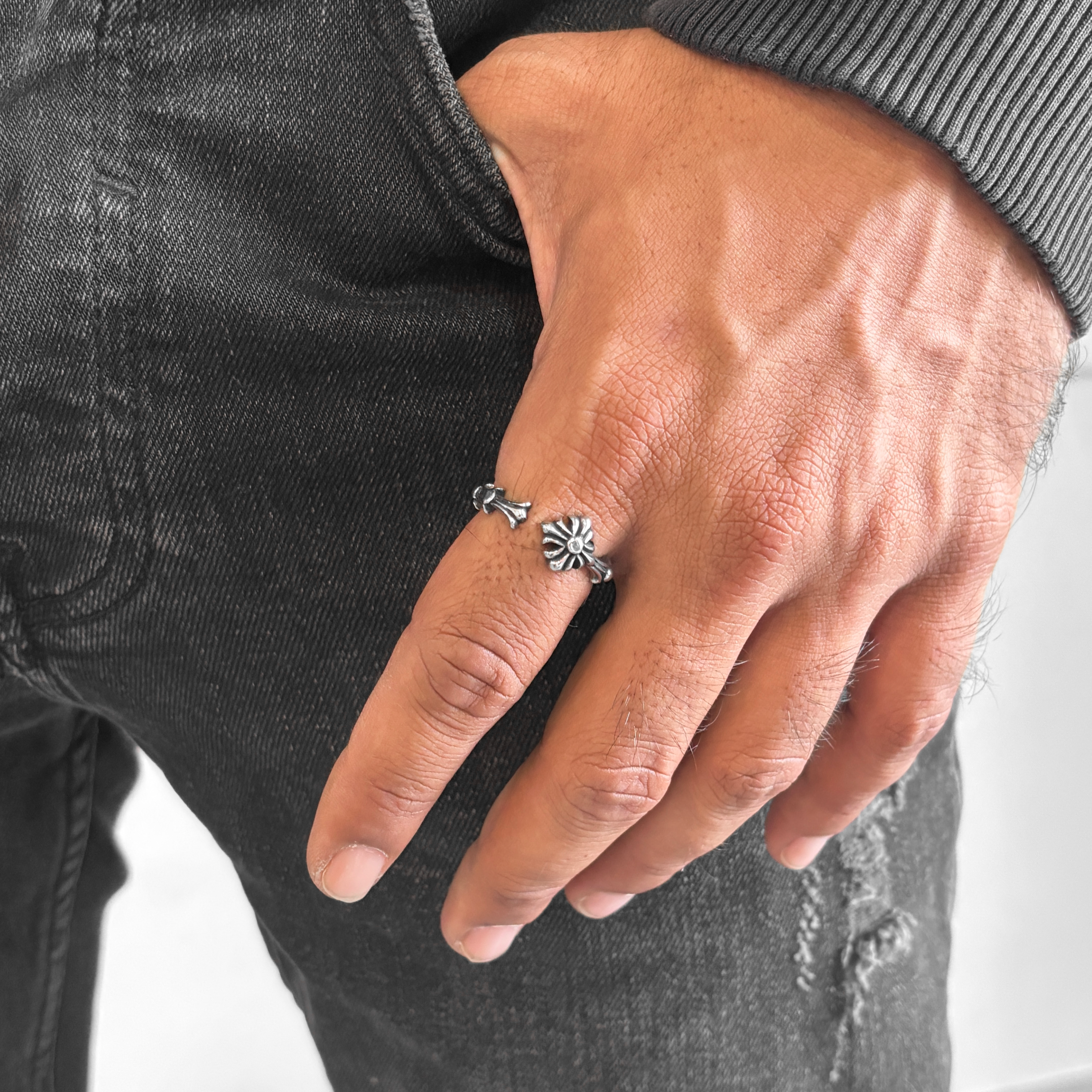 Crest Ring