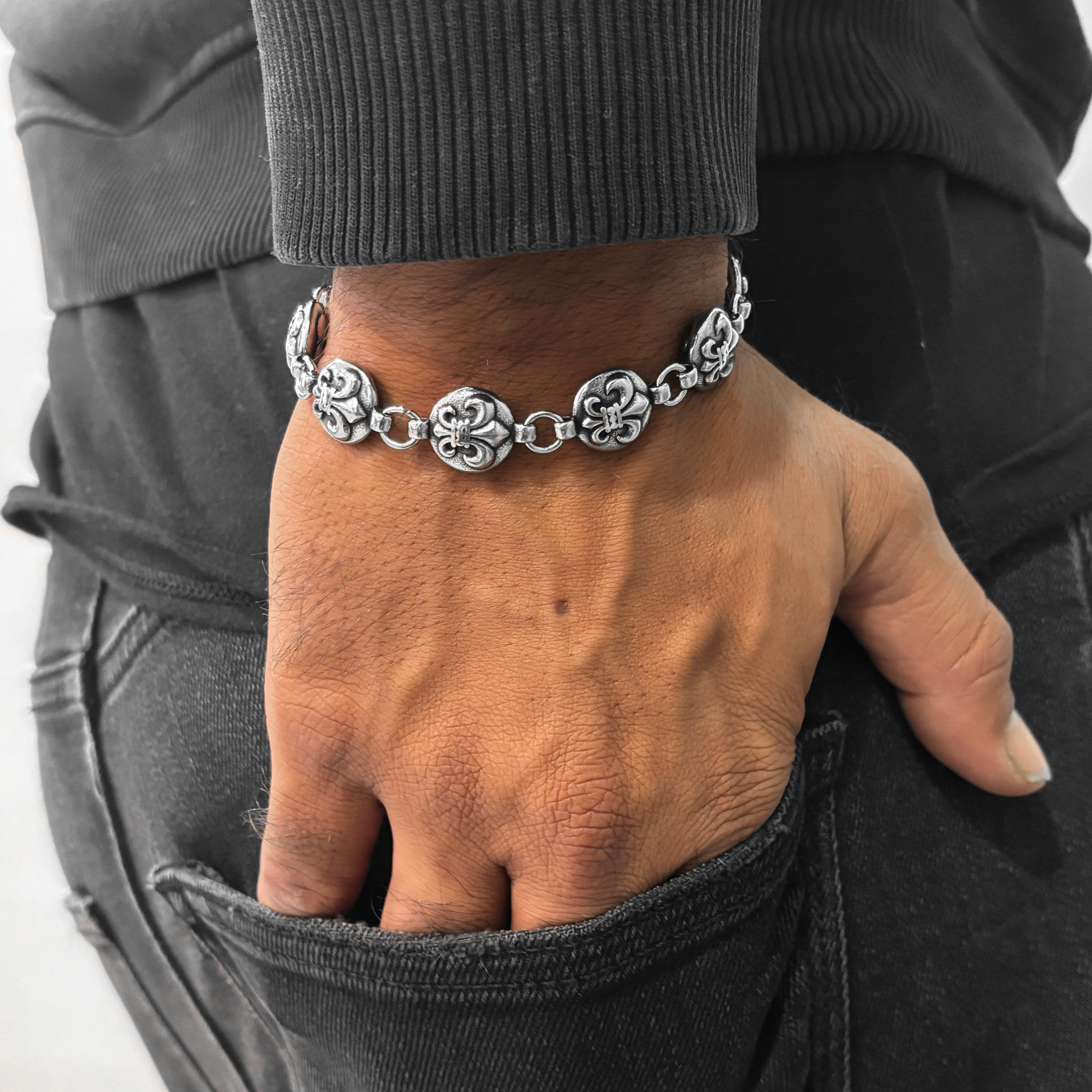 Iron Bloom Thick Bracelet