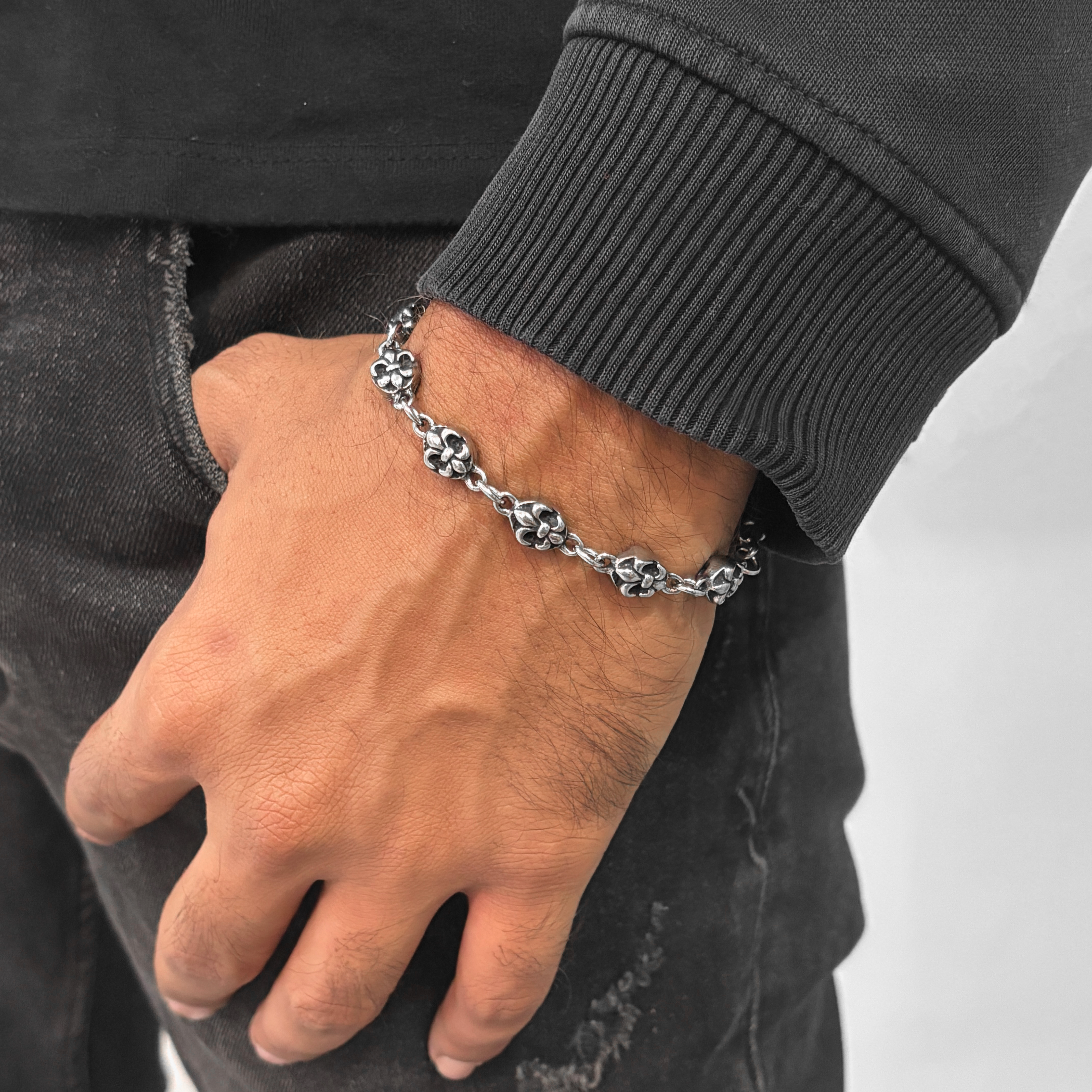 Iron Bloom Thin Bracelet