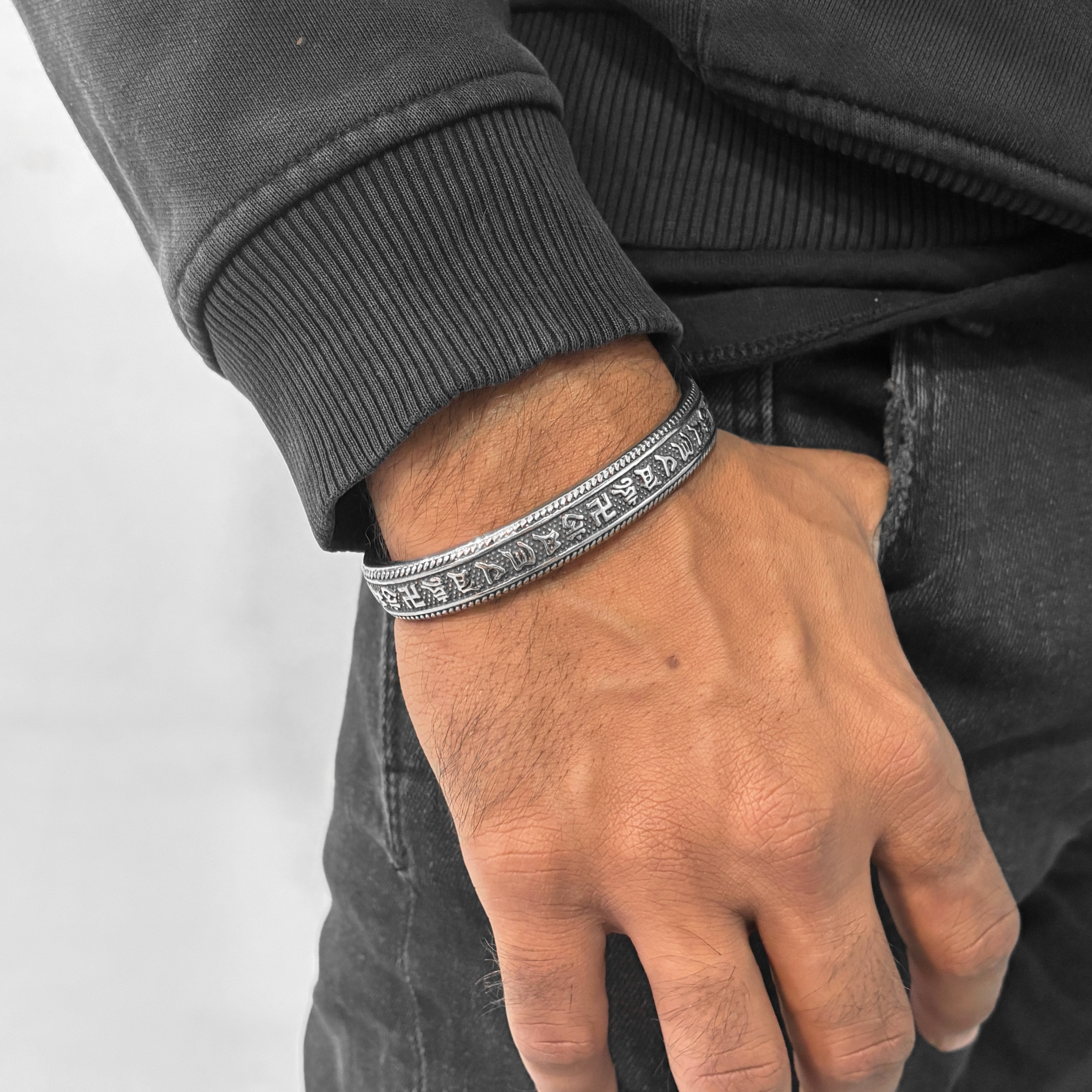 Mantra Kada