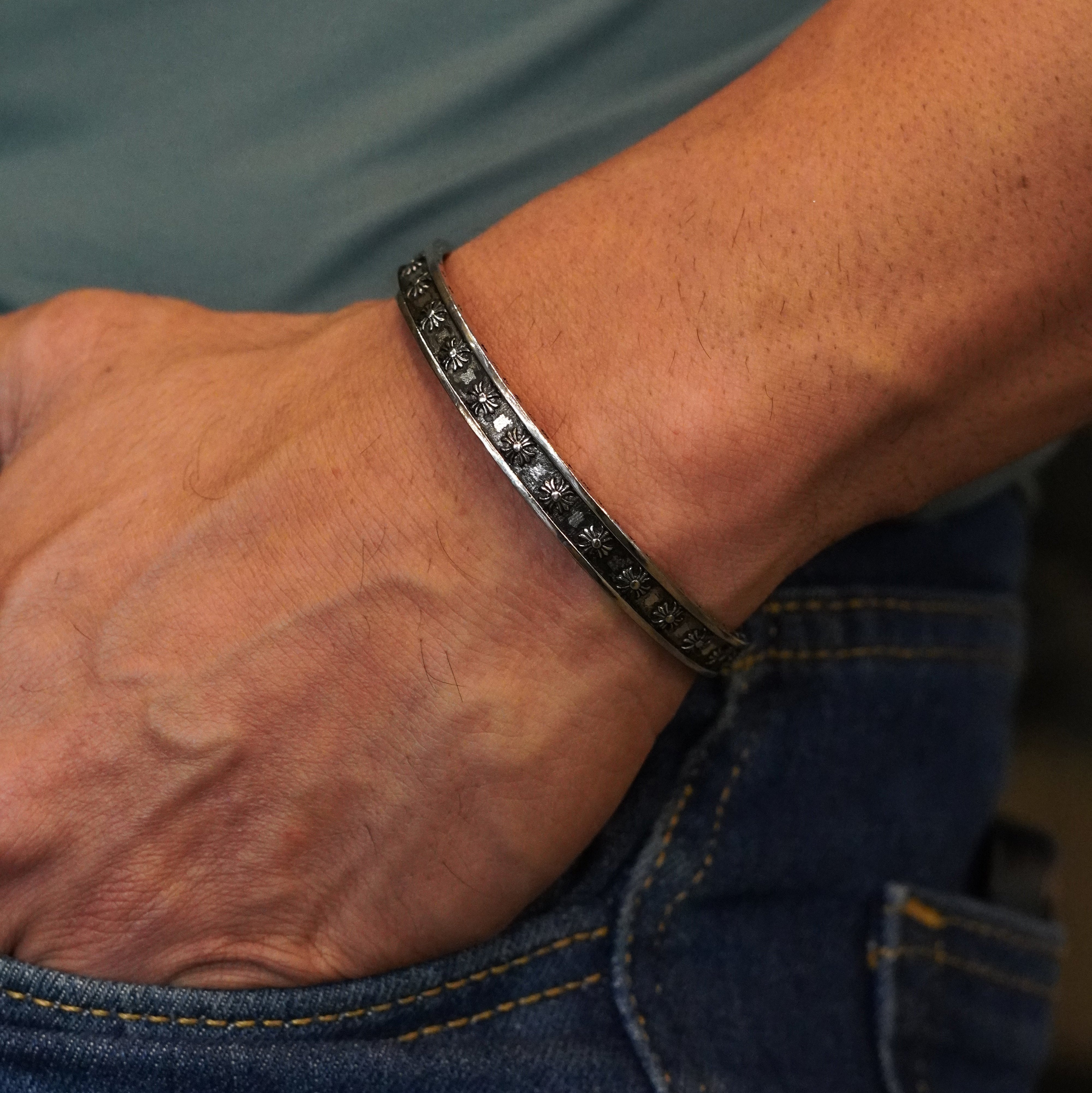 Obsidian Fleur Band
